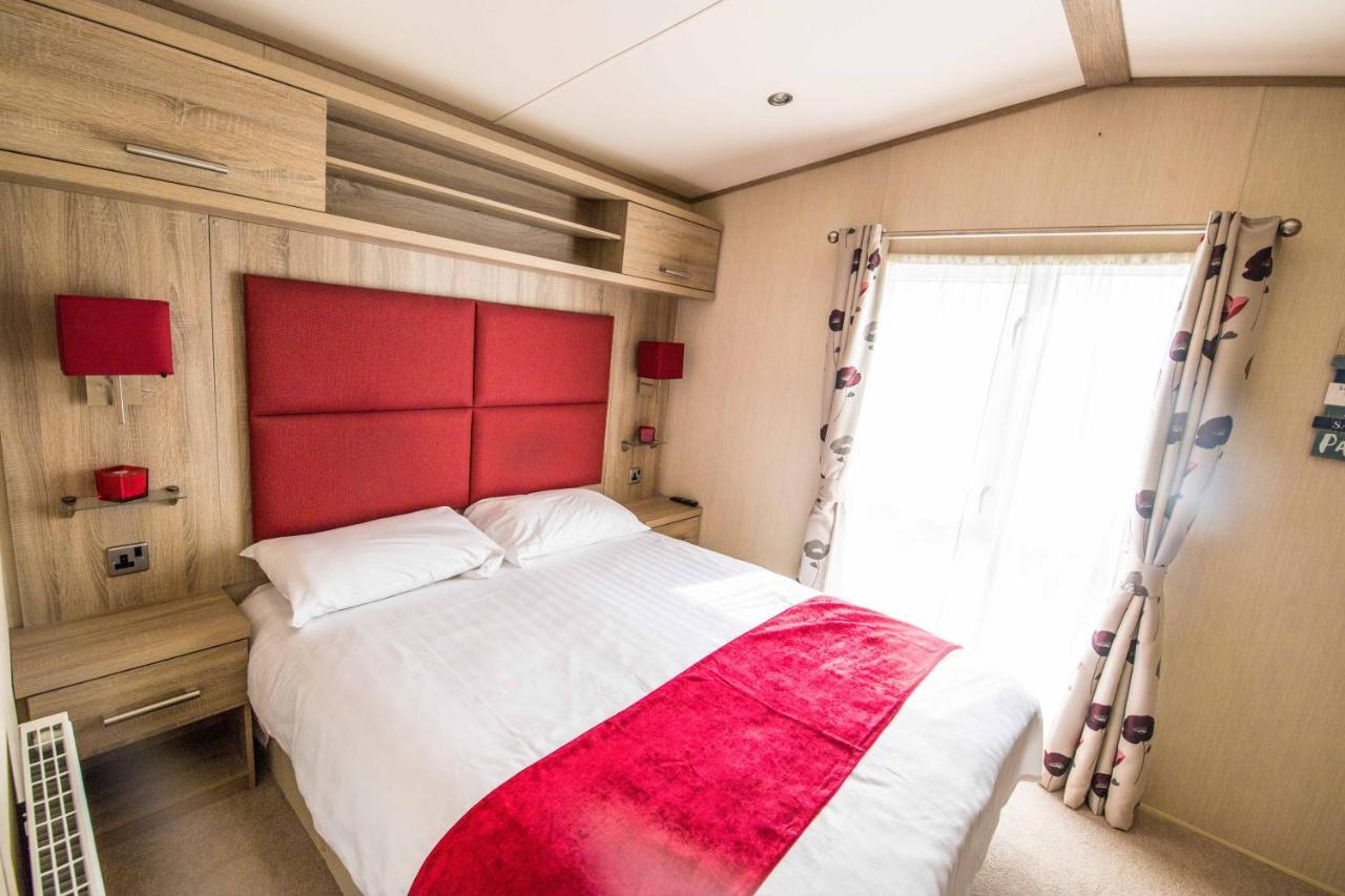 River Lodge Platinum Plus Holiday Home With River Views, Free Wifi & Netflix Camber Exterior foto
